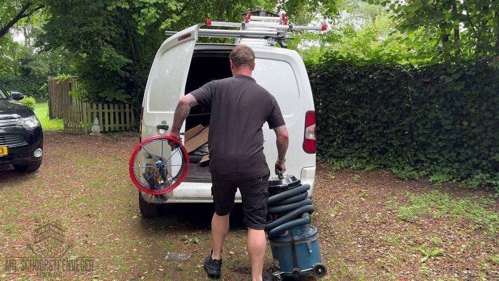 Schoorsteen onderhoud Zutphen ladder bus Schoorsteen onderhoud Zutphen ladder bus